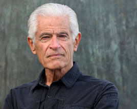 James Nachtwey in Berlin: Warum Kriegsfotografie heute wichtiger ist denn je